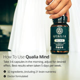 QUALIA LIFE SCIENCES persona tomando Qualia Mind mientras estudia, mostrando enfoque mejorado