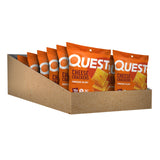 Quest paquete individual abierto con crackers, rápido aporte proteico
