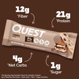 Quest primer plano de trozos de chocolate mostrando textura y sabor