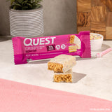 Quest barrita en gimnasio como snack postentrenamiento y energía rápida