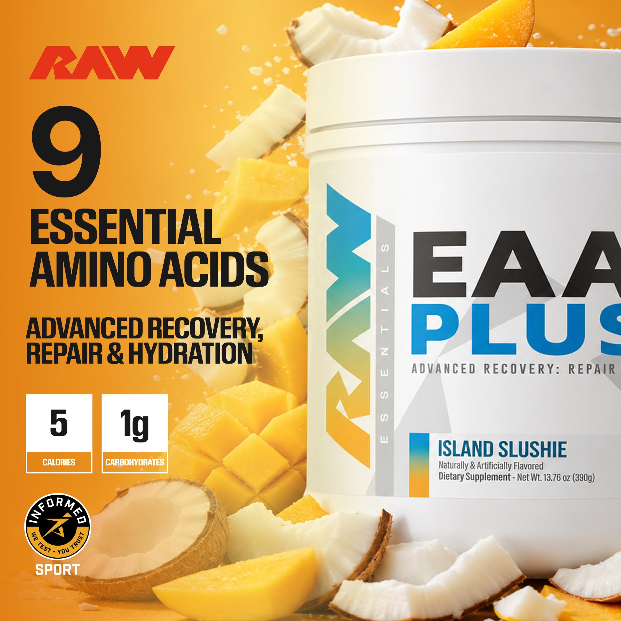 RAW vaso con EAA Plus preparado, bebida refrescante que mejora hidratación durante ejercicio