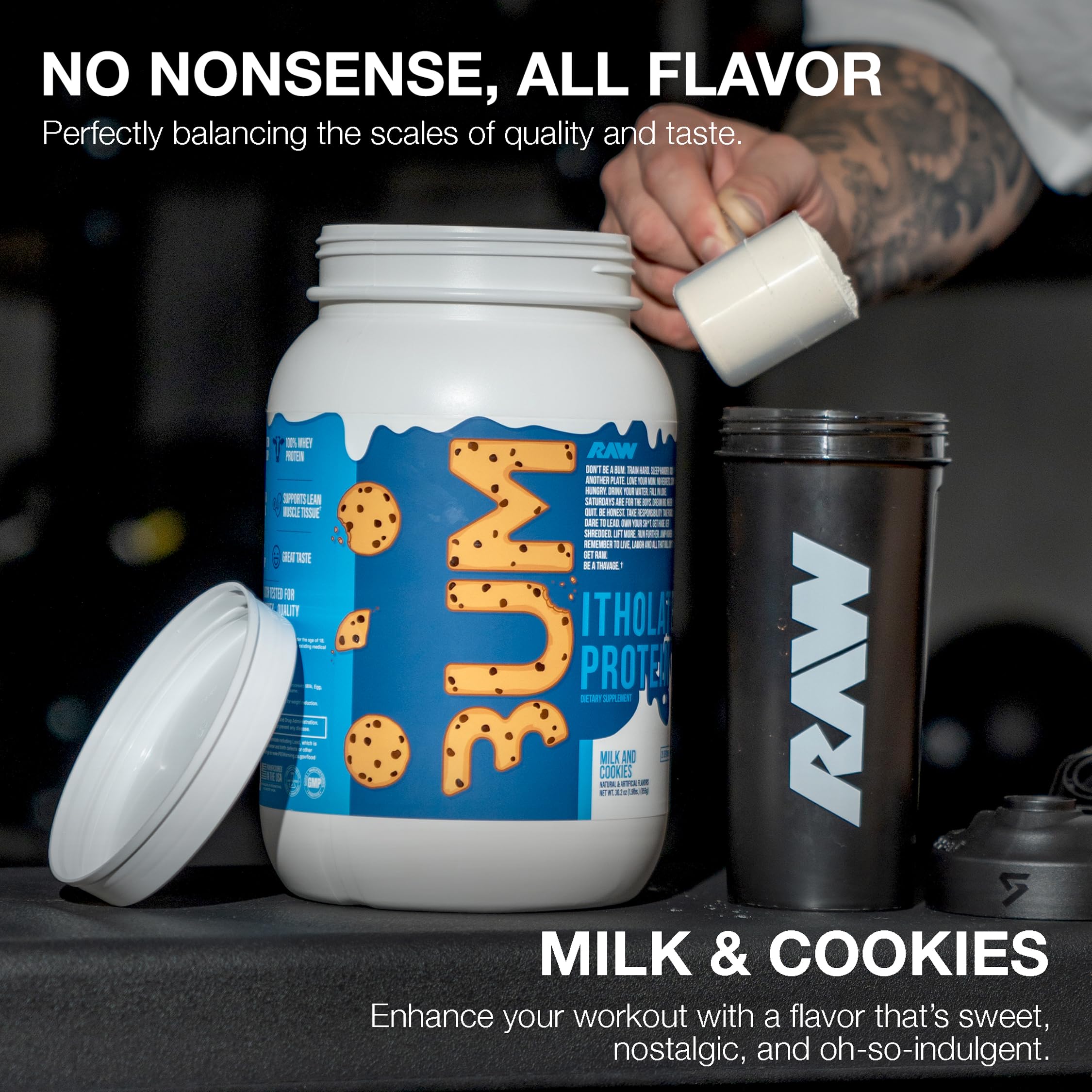 RAW Whey Isolate batido preparado en vaso, sabor Milk & Cookie listo post-entreno