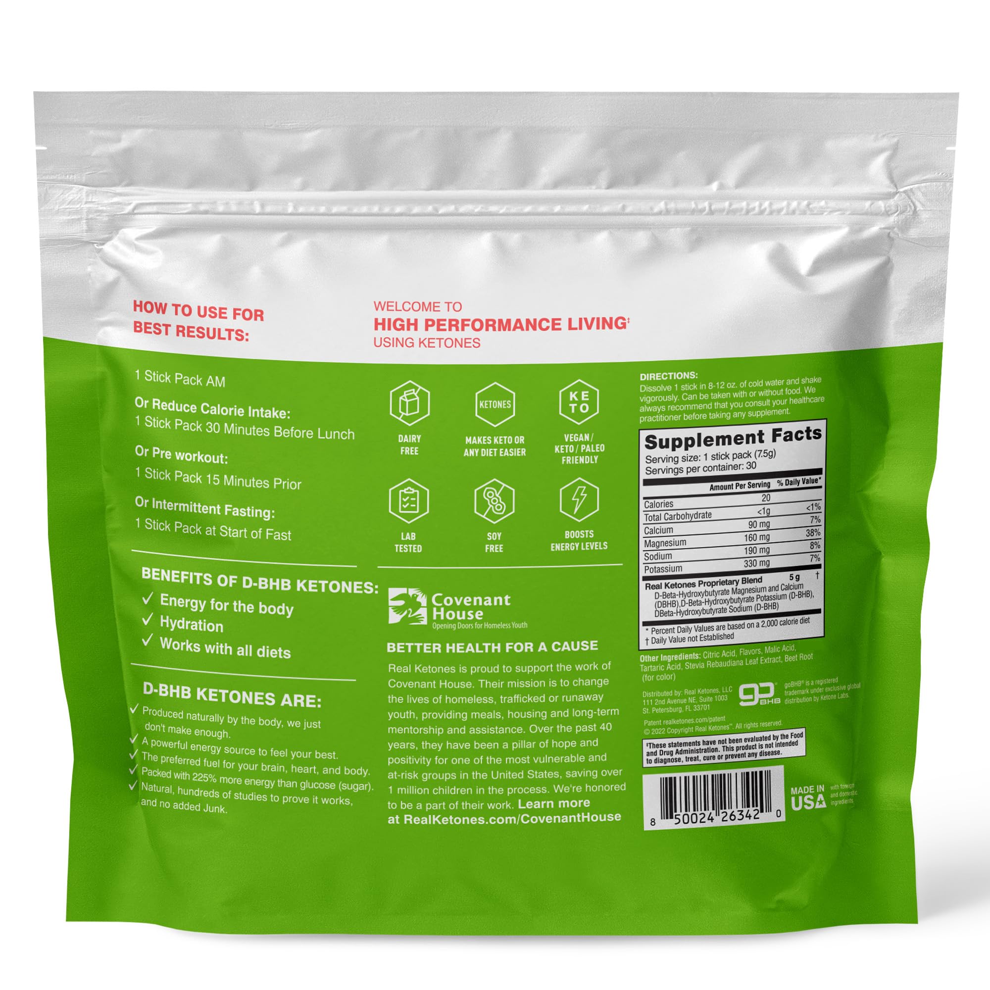 Persona usando Real Ketones después de entrenamiento para reponer electrolitos