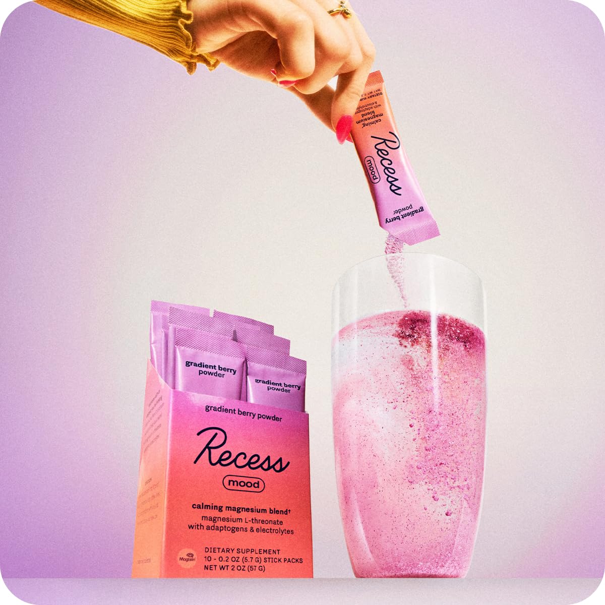 Recess polvo disolviéndose en agua para hidratación y sabor rápido