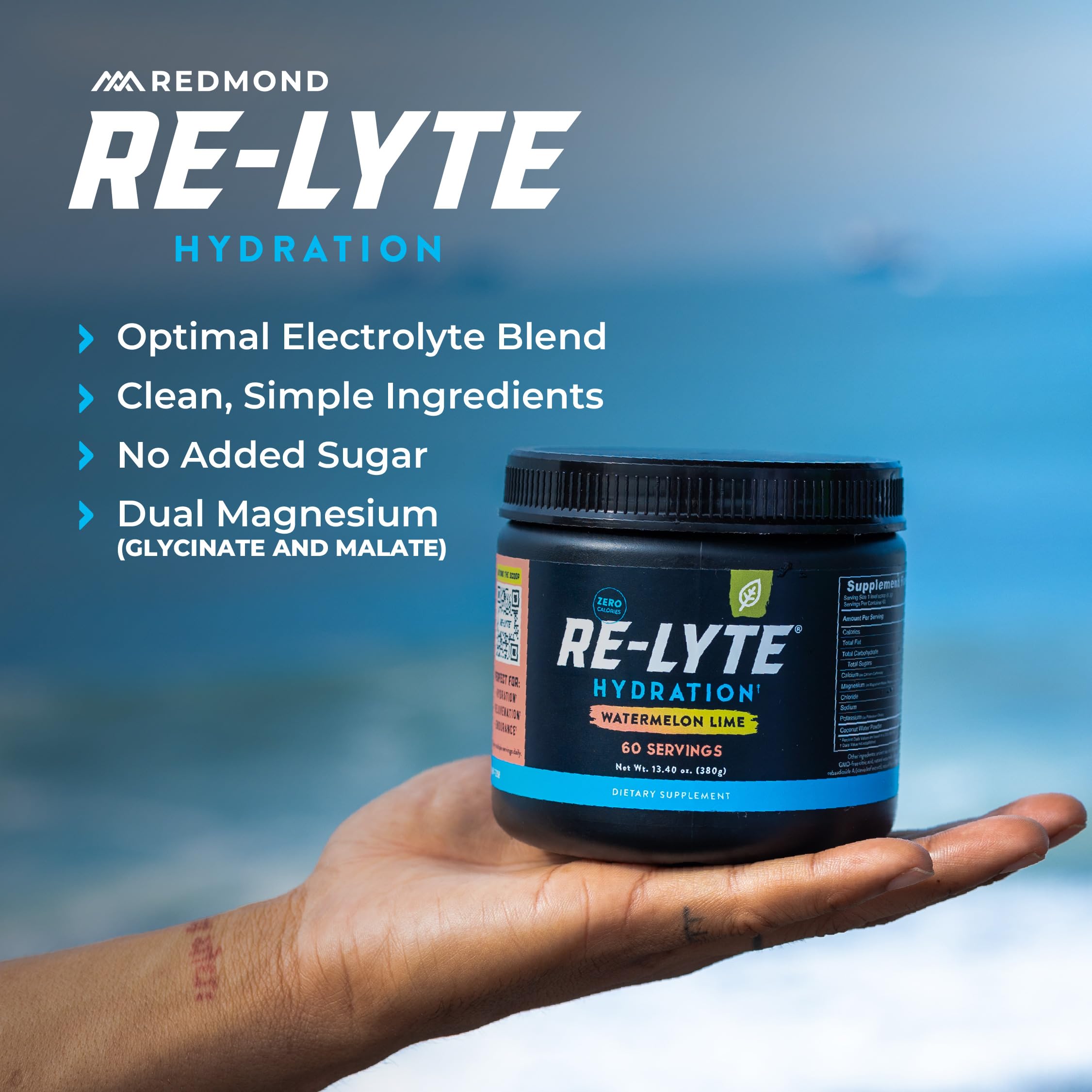 Atleta bebiendo Re-Lyte tras entrenamiento para reponer electrolitos REDMOND