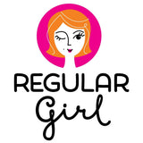 Regular Girl frasco sobre mesa de desayuno integrando el suplemento en rutina