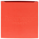 Reserveage envase en mano para comparar tamaño y porciones visibles