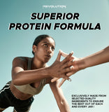 Revolution Nutrition batido junto a equipo de gimnasio como opción post-entreno