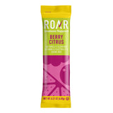 ROAR sobre en mano para comparar tamaño, práctico para llevar y dosificar