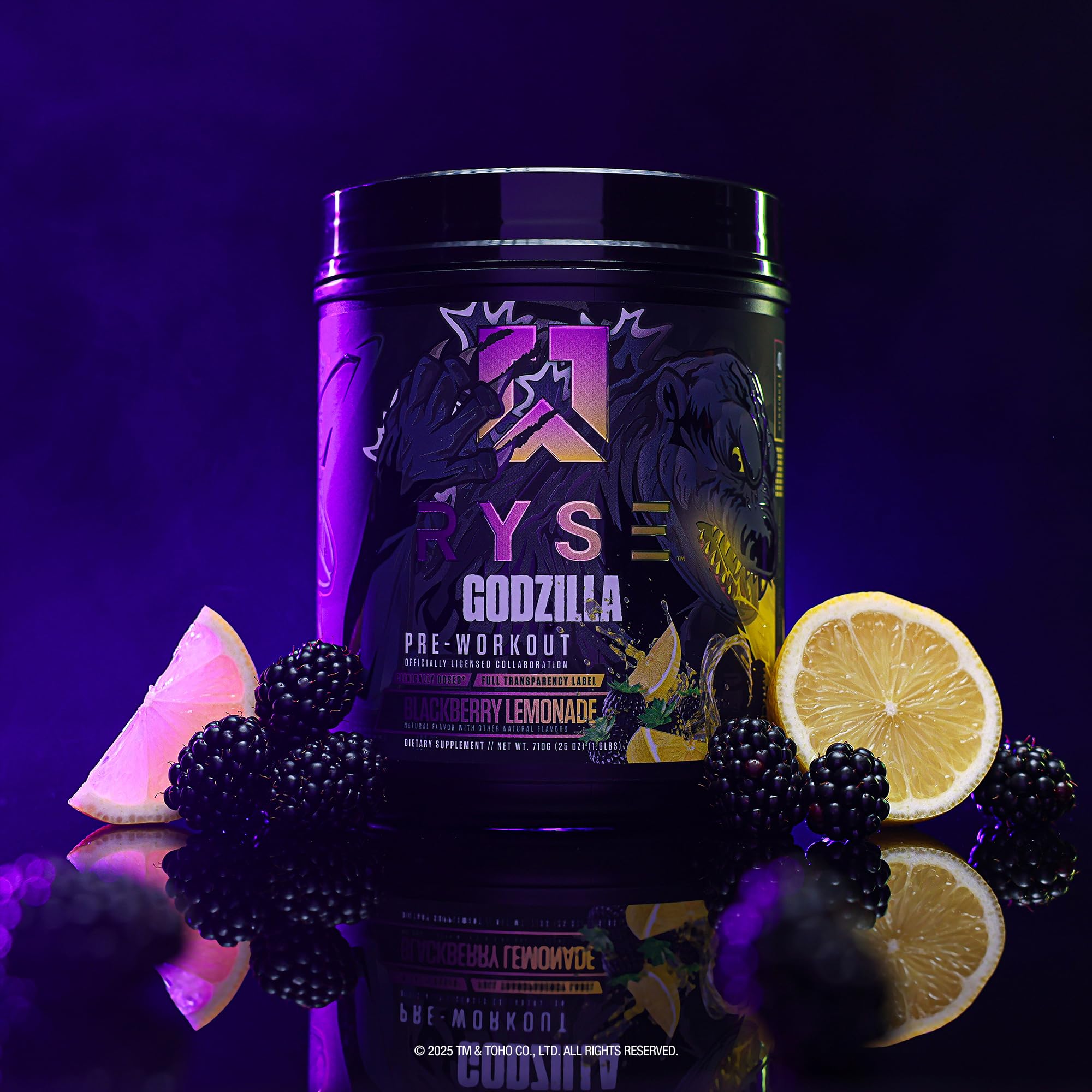 RYSE Up Supplements envase junto a guía de tamaño para comparar servicios