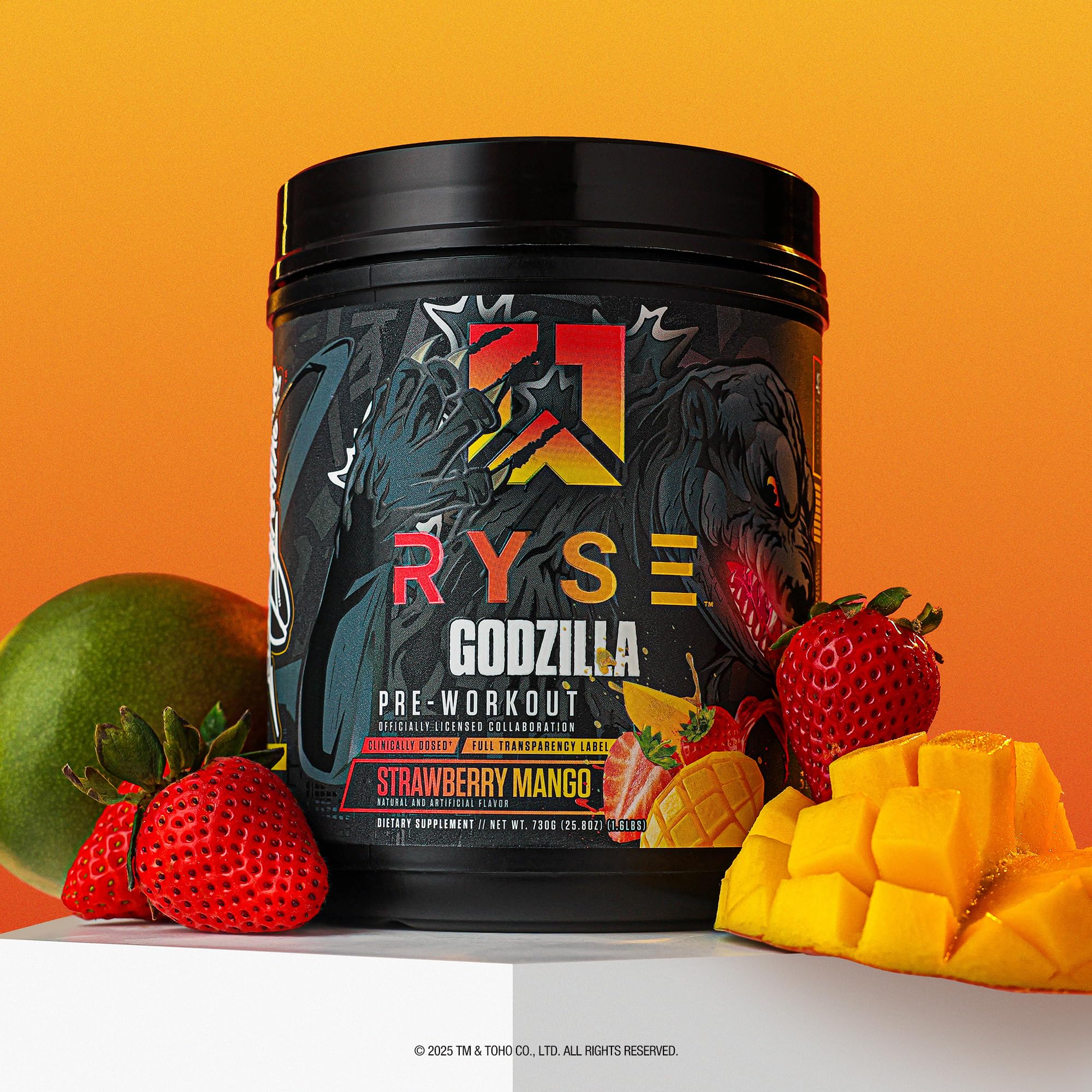 Comparación tamaño del envase RYSE Godzilla con botella para referencia