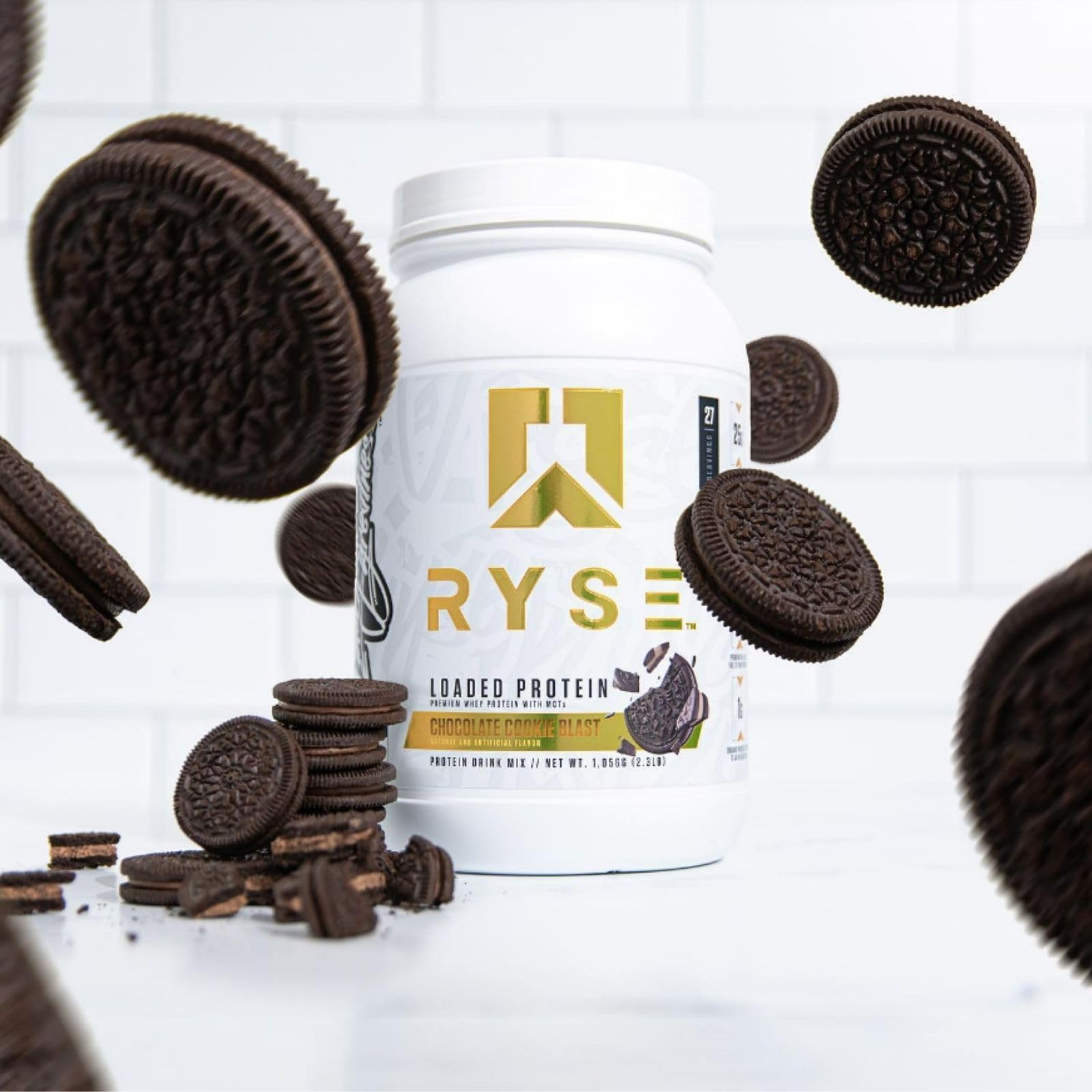 RYSE Up Supplements comparación de tamaño del tarro de 4 lb y porciones