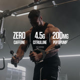 RYSE Up Supplements porción en mano para comparar tamaño y control de dosis