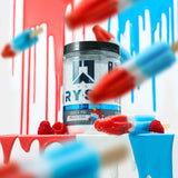 RYSE Up Supplements bote junto a una mano para comparar tamaño y cantidad de 30 tomas