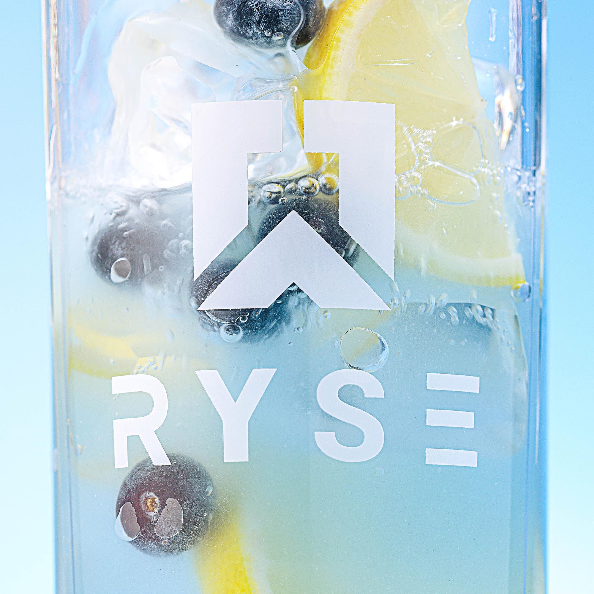 RYSE Up Supplements comparación de tamaño que muestra 30 servicios por envase