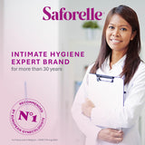 Saforelle en baño lifestyle transmitiendo cuidado íntimo diario