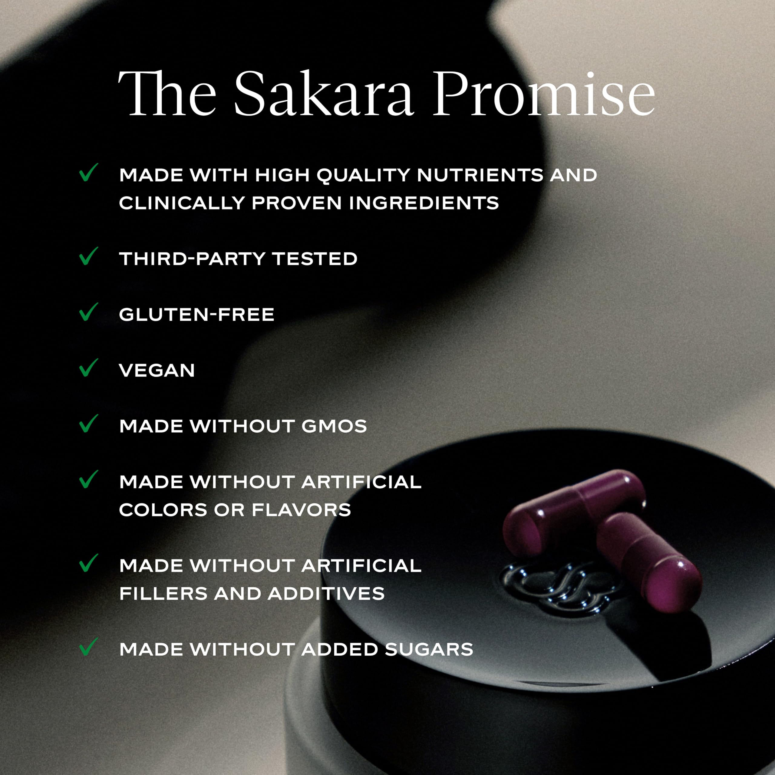 SAKARA cápsulas extendidas sobre fondo neutro muestra presentación del contenido