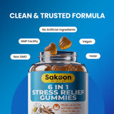 Sakoon nutrition gomita en mano demostrando tamaño portátil y fácil consumo