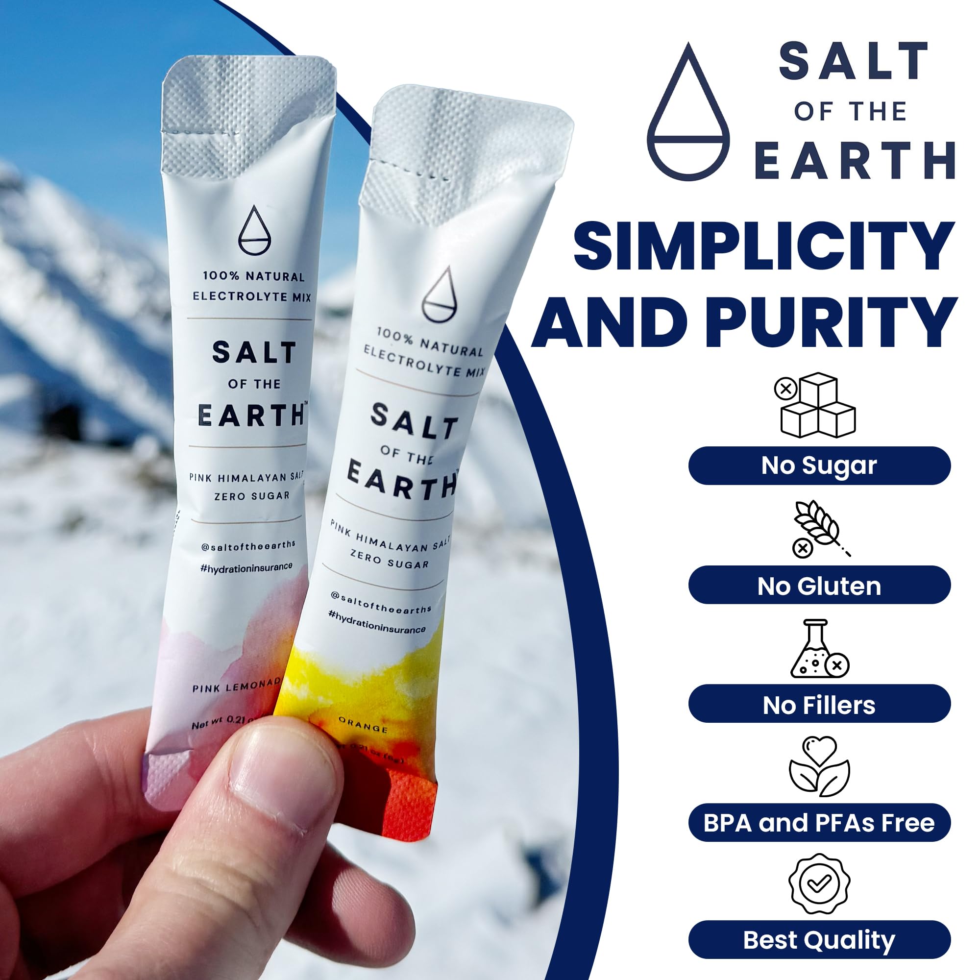Salt of the Earth comparación de tamaño del sobre junto a una mano, práctico para llevar