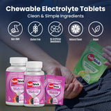 SaltStick comparado en escala con llave para ver tamaño portátil y transporte fácil