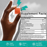 Uso familiar de SAM+LEO Eye Gummies en rutina diaria para conveniencia y sabor