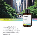 Scentify frasco 5th Ave junto a regla para comparación de tamaño clara