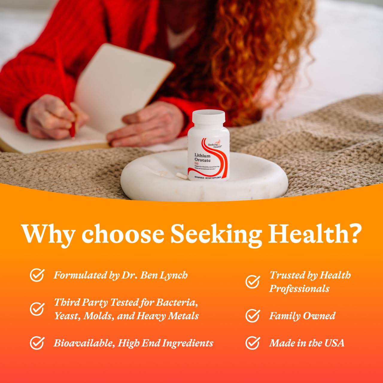 Seeking Health cápsula al lado de moneda para comparación de tamaño