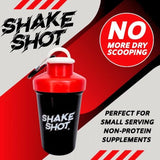 Shake Shot en escena lifestyle junto a toalla y auriculares para entrenar