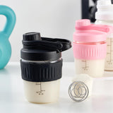 ShakeXpert vaso mezclador en uso en gimnasio seguro y compacto