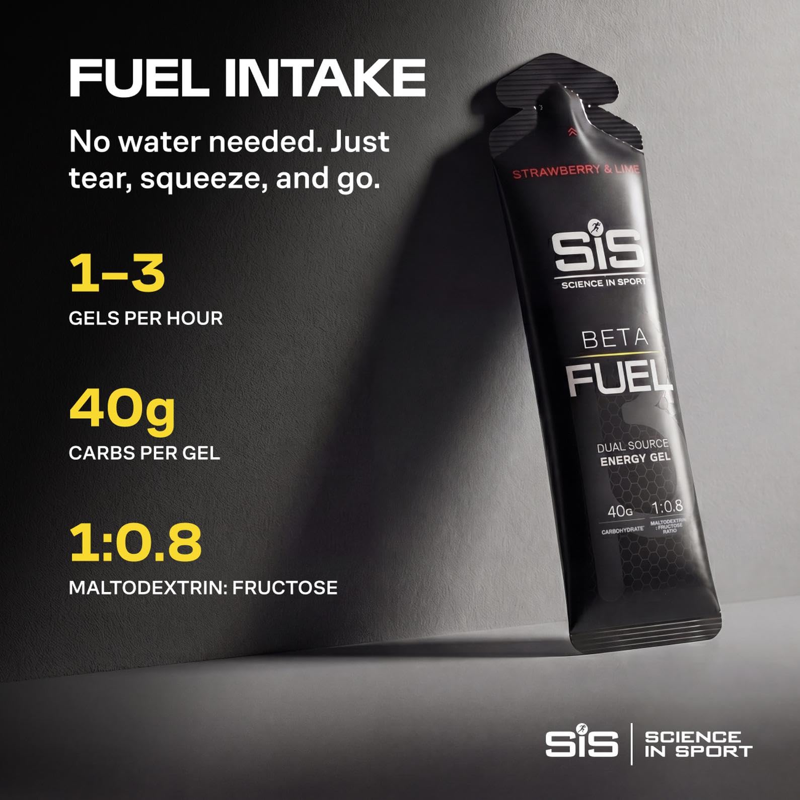 Science in Sport gel en mano listo para consumir durante el entrenamiento