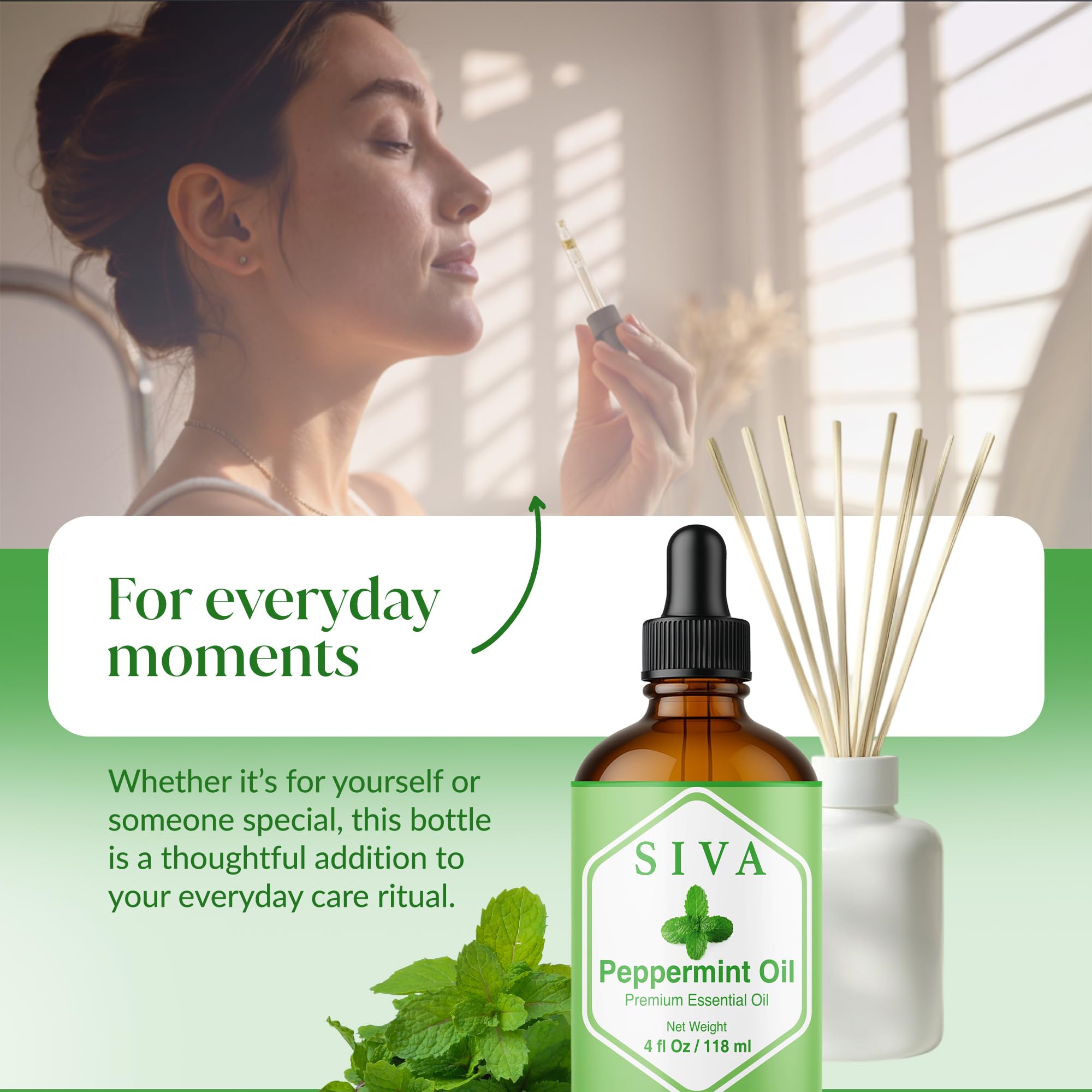 SIVA ORGANICS botella junto a una mano para comparar tamaño real