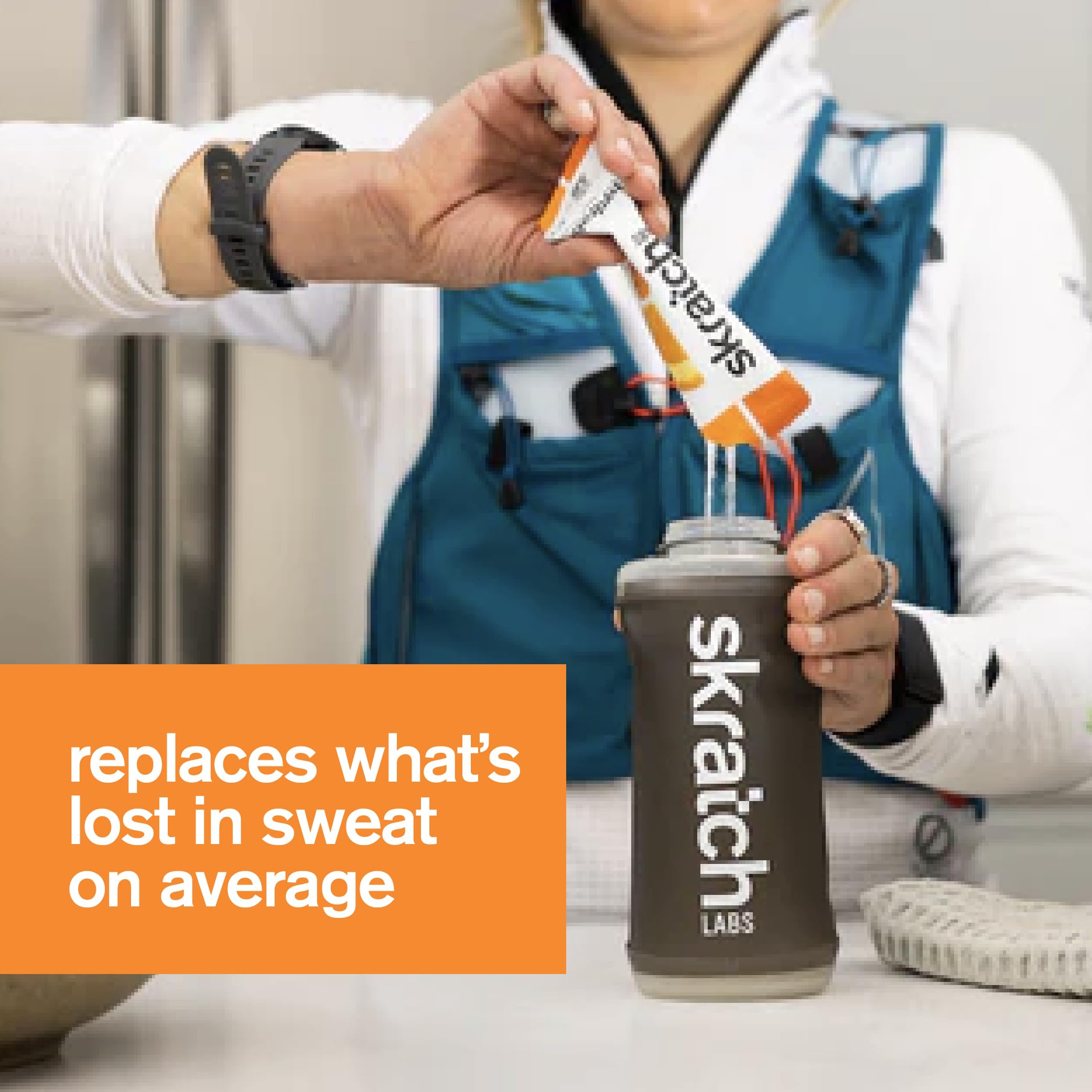 Skratch Labs bebida naranja en botella para hidratación durante ejercicio