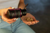 SmarterVitamins producto en una rutina matutina junto a alimentos saludables