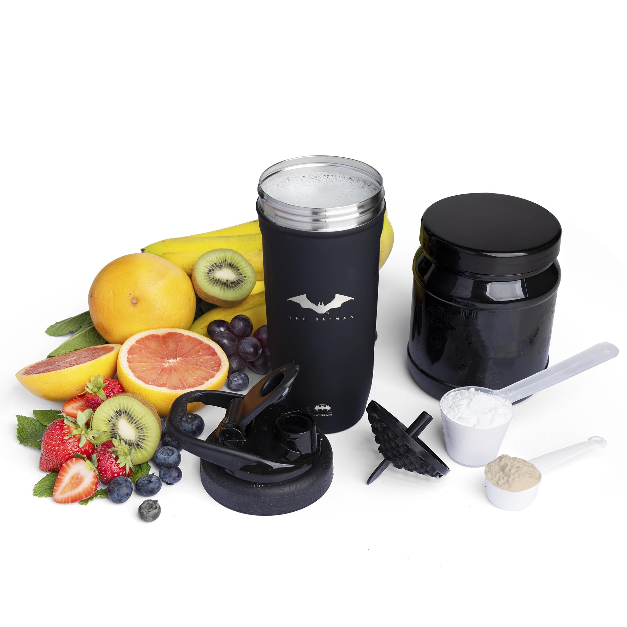 Smartshake Batman en uso en gimnasio mostrando facilidad de transporte y estilo