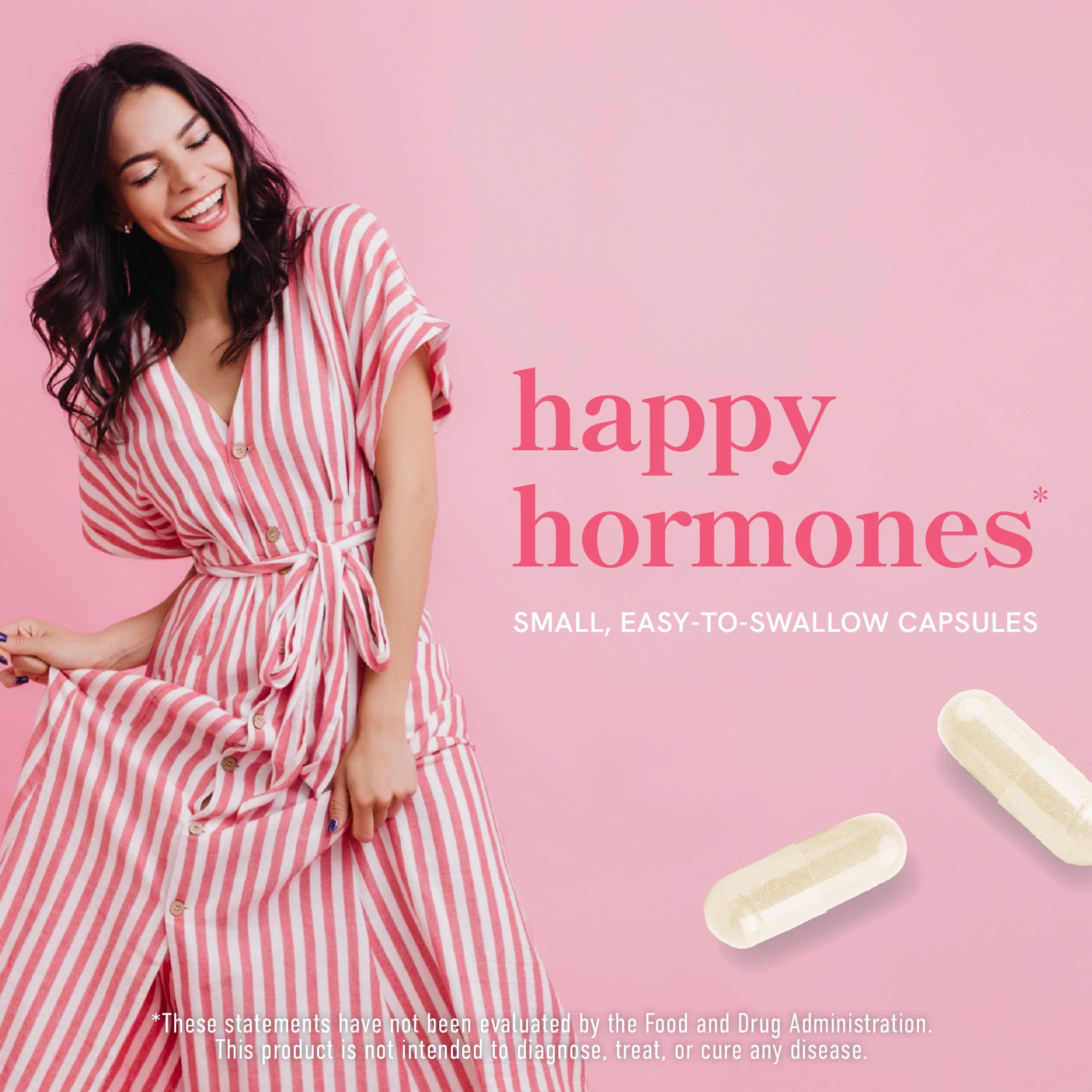SMNutrition mujer tomando suplemento por la mañana para rutina diaria