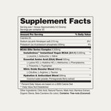 Atleta usando Snap Supplements durante sesión de gimnasio para hidratación rápida
