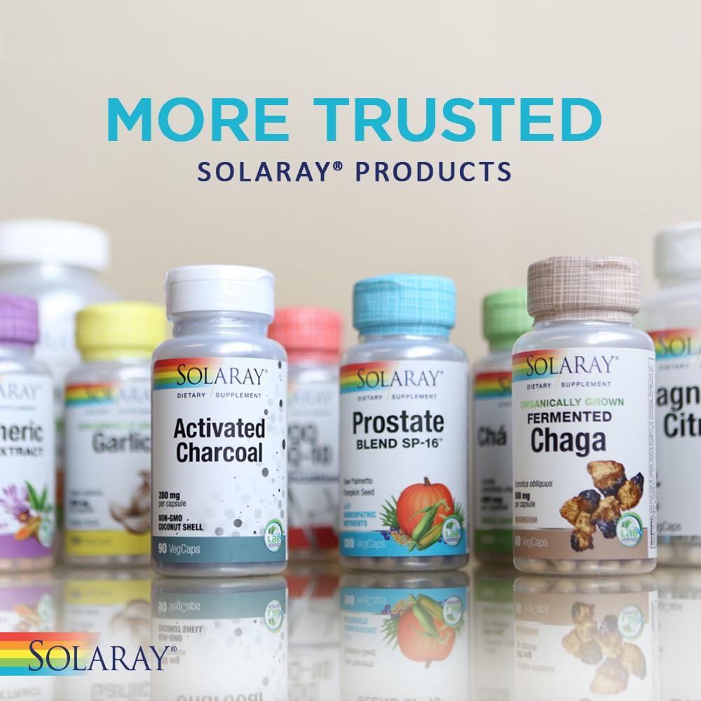 SOLARAY frasco en cocina, suplemento vegano integrado en estilo de vida