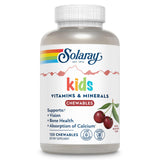 SOLARAY empaque frontal de multivitaminas para niños mostrando dosis y sabor cereza