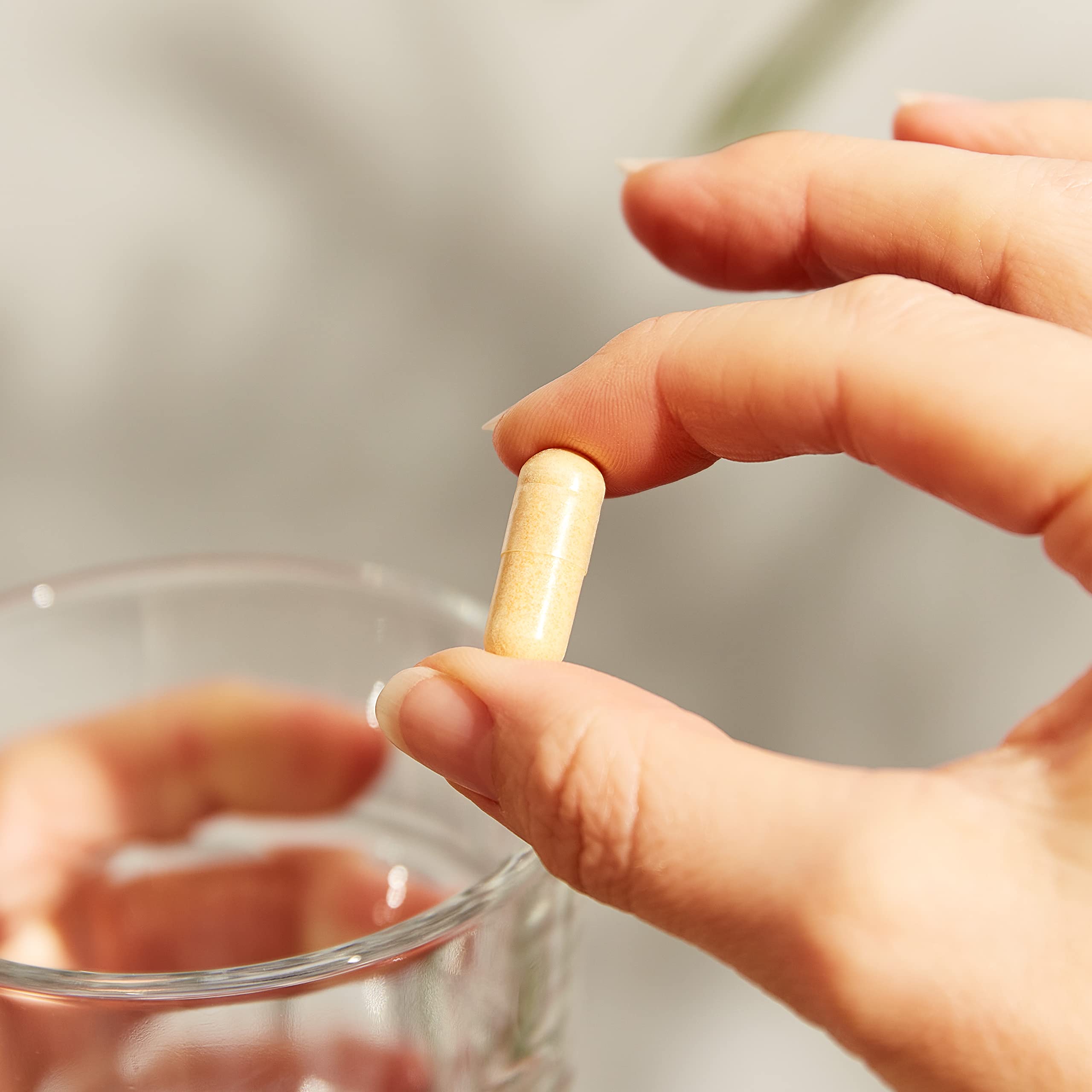 Solgar etiqueta nutricional del B-Complex 100 con información clara de dosis