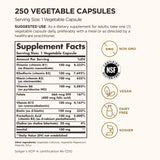 Solgar cápsula de cerca en textura vegetal, destaca formulación vegana