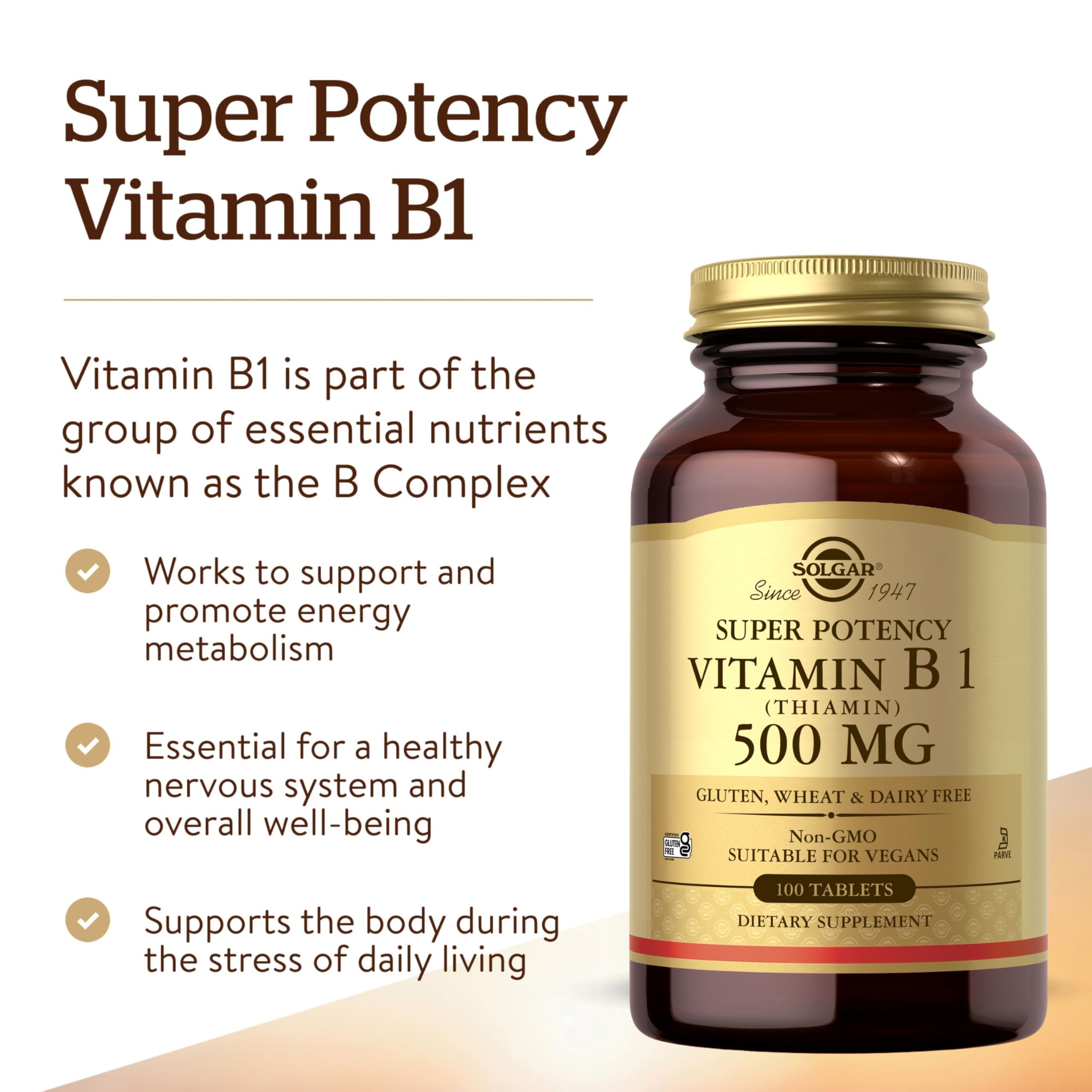 Persona tomando Solgar Vitamina B1 500 mg como parte de su rutina diaria para energía