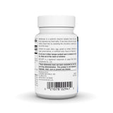 Source Naturals cápsula en palma para mostrar tamaño y dosis práctica