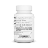 Source Naturals softgel en mano para comparar tamaño y facilitar la toma diaria
