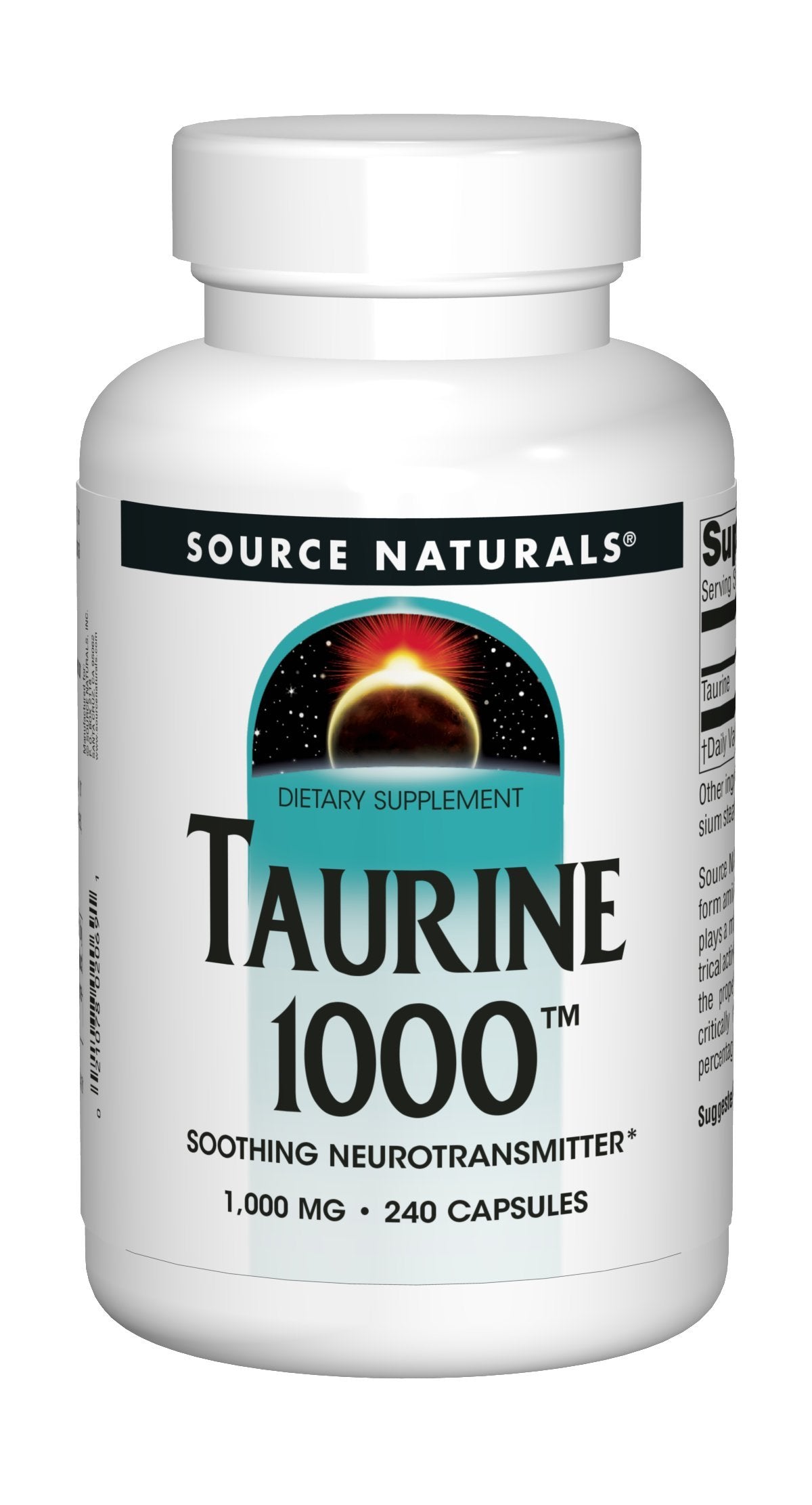 Source Naturals persona tomando cápsula con agua, suplemento diario sencillo