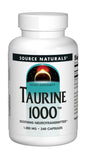 Source Naturals persona tomando cápsula con agua, suplemento diario sencillo