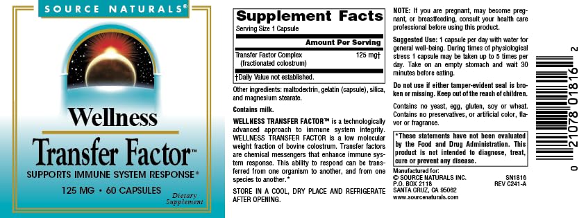 Source Naturals cápsula en mano para comparar tamaño y facilidad de uso