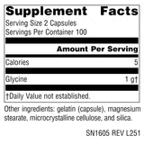 Source Naturals cápsulas en mano para fácil ingestión y transporte