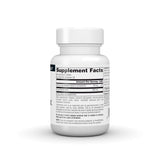 Source Naturals persona tomando tableta antes del entrenamiento para apoyo antioxidante