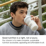 Soylent batido preparado en vaso listo para beber, práctico y nutritivo