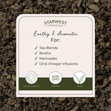 Taza con infusión de hoja de chaparral Starwest Botanicals mostrando color